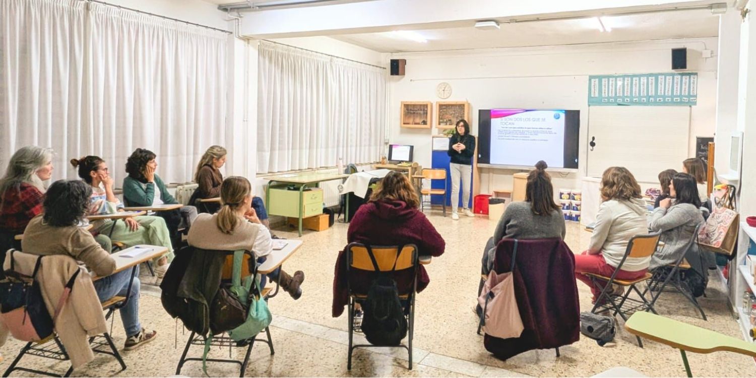 El pasado 19 de febrero, la AMPA de Las Viñas eskola organizó un taller de educación Afectivo-sexual que contó con la participación de familias interesadas en mejorar la comunicación y la educación en este ámbito.